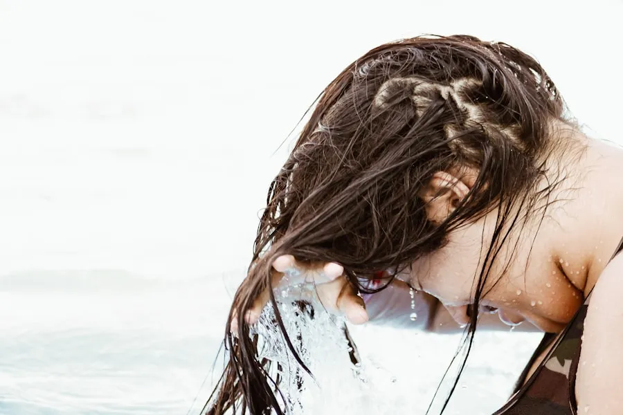 Photo "5 ways to revitalize your hair between washes"