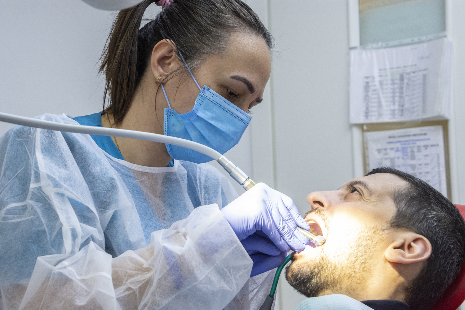 Cum îți planifici revenirea în țară pentru tratamente dentare