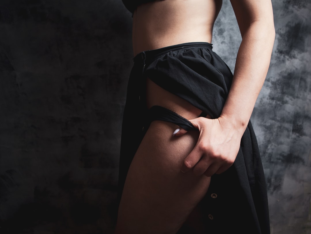 Cum să alegi lenjerie intimă invizibilă pentru haine mulate