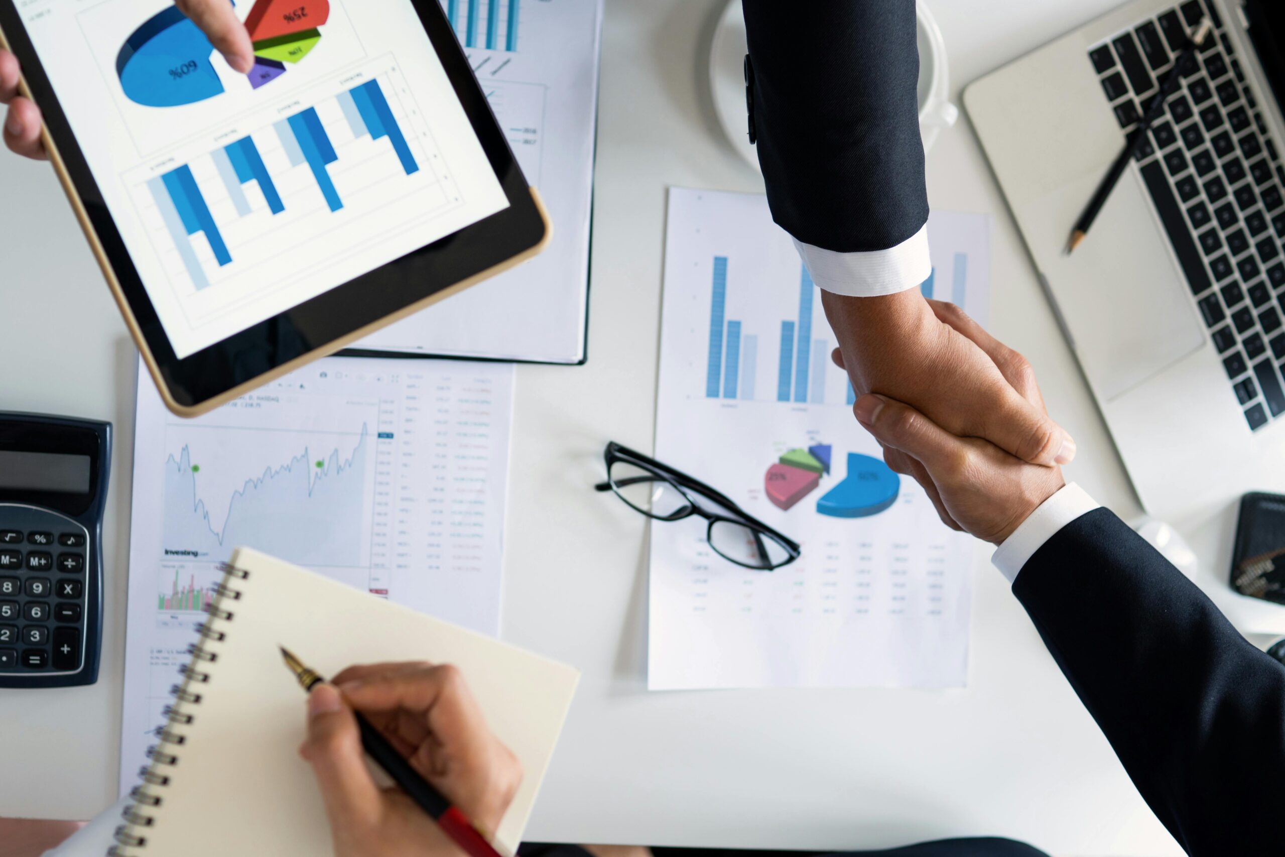 ADISAF și Managementul Afacerilor – Suport Complet pentru Companii