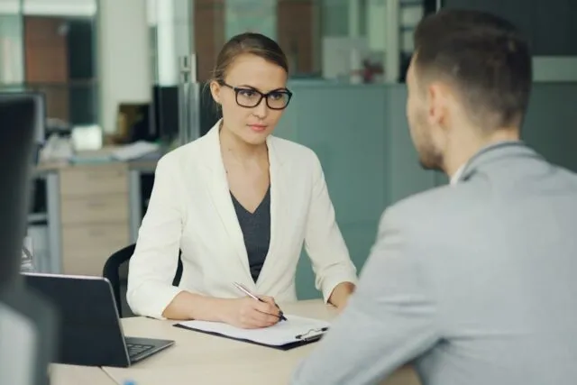 Photo job interview outfit selection tips