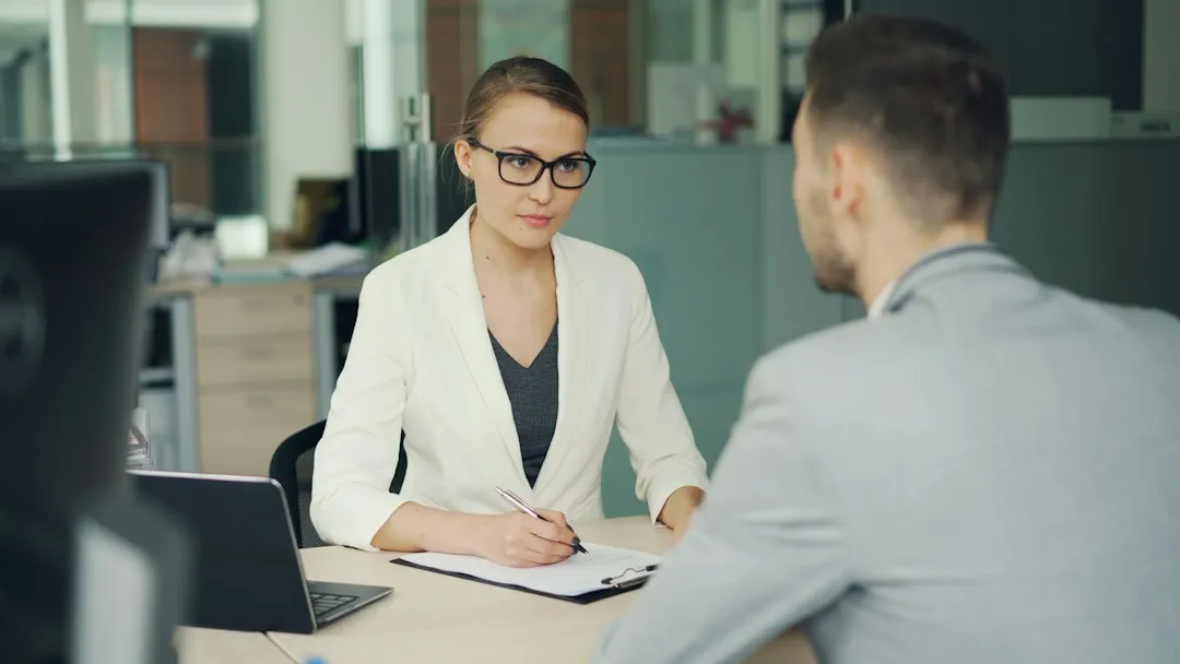 Photo job interview outfit selection tips